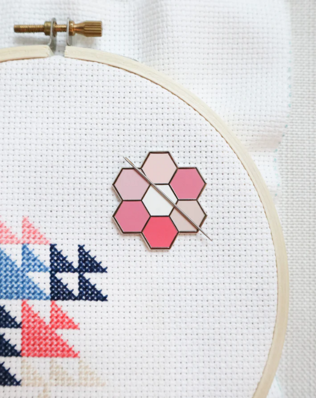 Hexie Blooms Needle Minder