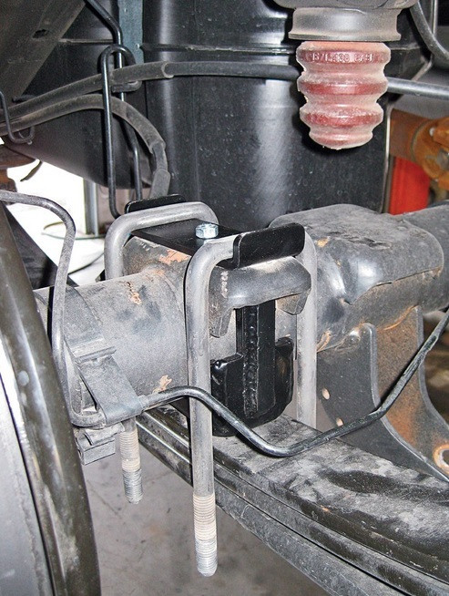 Chevrolet C1500 Silverado 1988-1998 Rear 6" Drop Axle Flip Kit - McGaughys Part# 33144