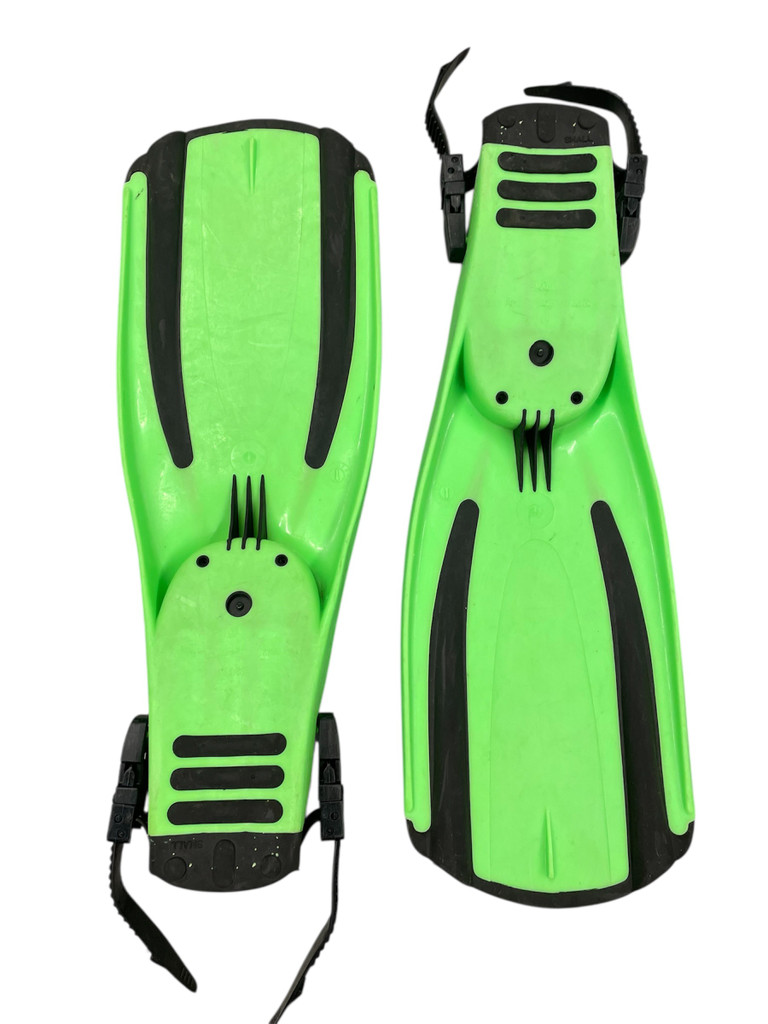 Genesis Aquaflex Scuba Diving Dive Fins (USED)