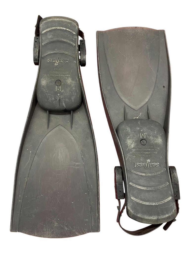 SeaQuest Scuba Diving Dive Fins (USED)