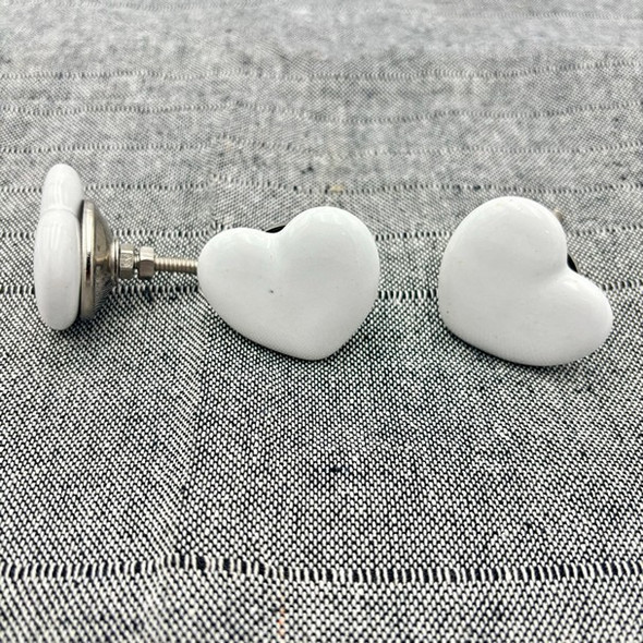 10002 WHITE HEART DOORKNOB 6x4x1cm