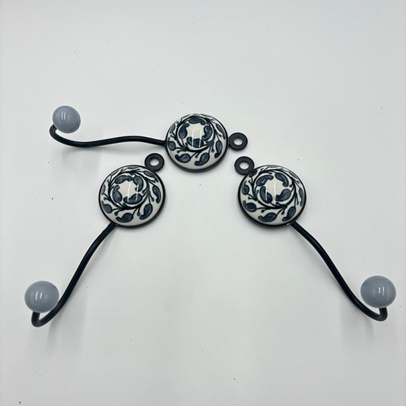 10040 ROUND HOOK. 11x3x4cm