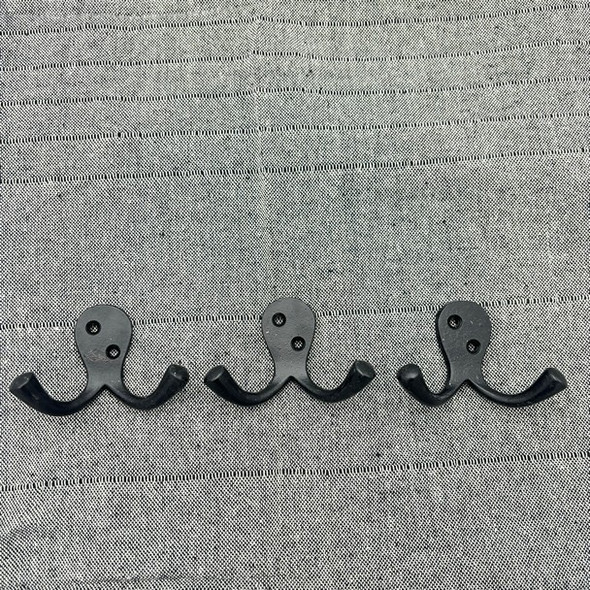 11434 SML DBL CAST IRON TOWEL HOOK AS-3075 6x2x7cm