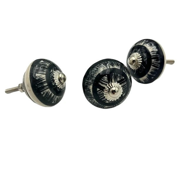 17048 ROUND CREAM & BLACK DOORKNOB WITH 2 RING STRIPE 7x4x4cm