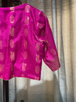 Elegant blouse made with pure Kanchipuram Silk fabric. Elegant blouse made with pure Kanchipuram Silk fabric.