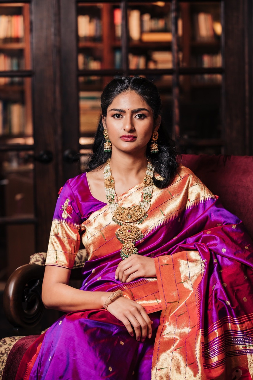 Premium Photo | Elegant Maharashtrian bride in purple paithani saree beauty  in simplicity and tradition