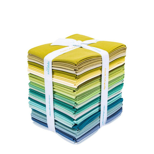 Riley Blake Fabrics - Confetti Cotton Solids by Lori Holt of Bee in my Bonnet - Fat Quarter Bundle - Dapper