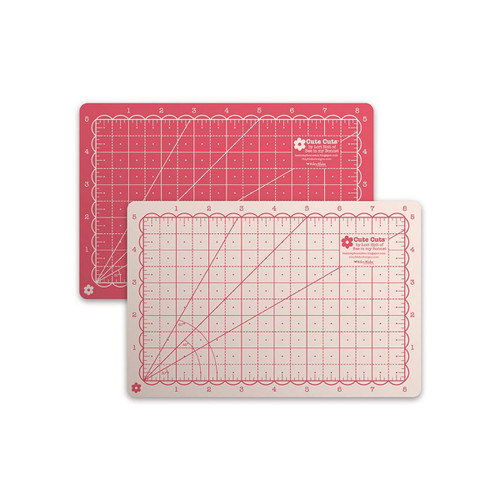 Riley Blake Designs - Lori Holt of Bee in My Bonnet - Cute Cuts Cutting Mat 5" x 8" - Tea Rose & Latte
