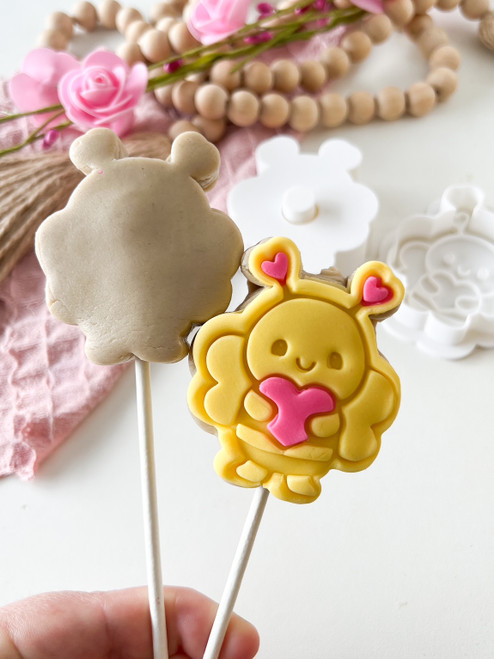Bee with Holding Heart  Cake pop Fondant embosser and cutter Mold Set 