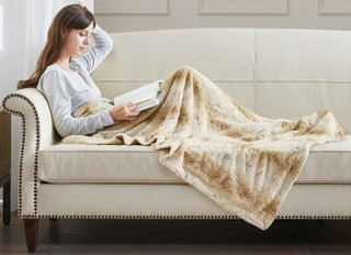 Thumbnail 4: Madison Park Madison Park Sachi Over-Sized Faux Fur Throw 