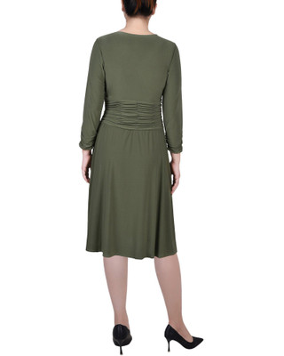 Thumbnail 2: OIL GREEN