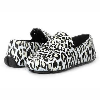 Thumbnail 1: Snow Leopard/Black
