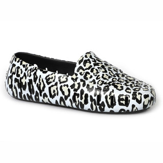 Thumbnail 2: Snow Leopard/Black