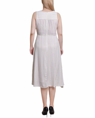 Thumbnail 3: White Gold