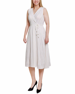 Thumbnail 2: White Gold