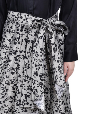 Thumbnail 2: BLK WHT LE