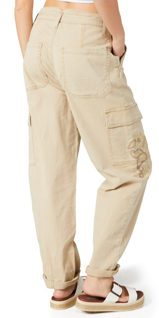 Thumbnail 2: KHAKI