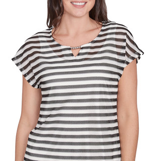 Thumbnail 5: Black/White