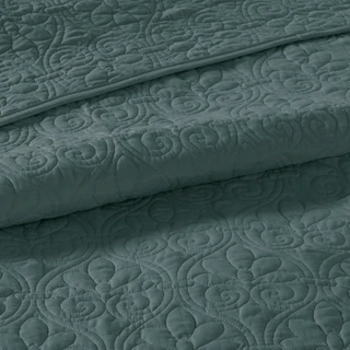 Thumbnail 4: Madison Park Madison Park Quebec Solid Reversible Quilt Set 