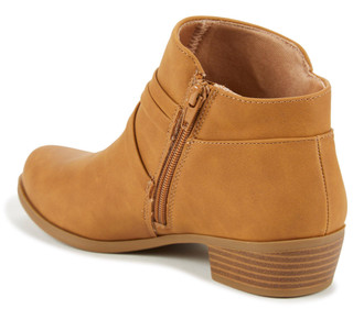 Thumbnail 2: Tan
