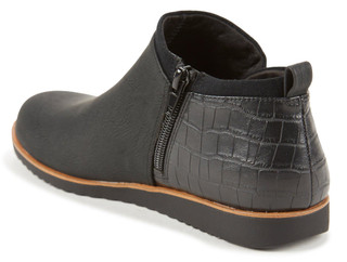 Thumbnail 2: Black
