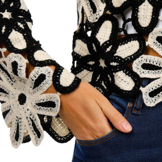 Thumbnail 5: BLACK/WHITE