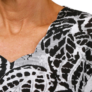 Thumbnail 2: B/W CLASSIC