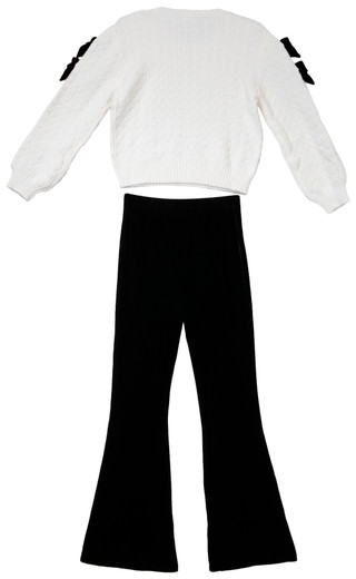 Thumbnail 2: BLACK WHITE