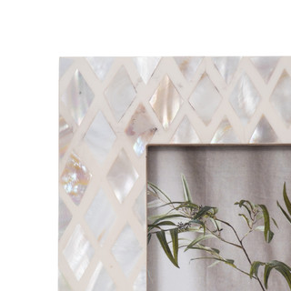 Thumbnail 6: Ivory