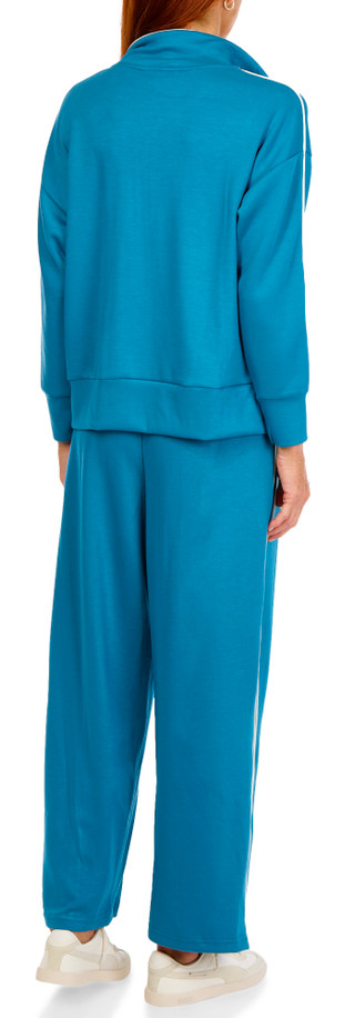 Thumbnail 2: Saxony Blue