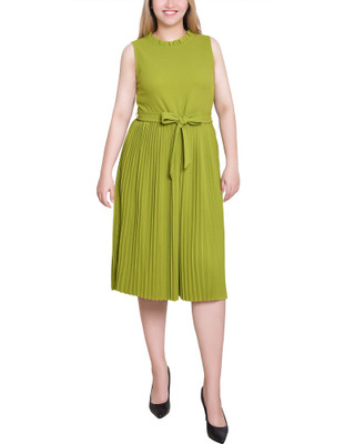 Thumbnail 3: Kay Green