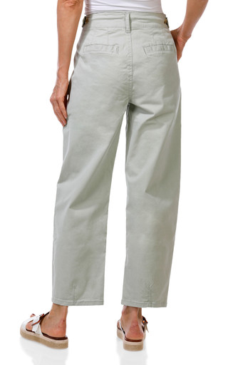 Thumbnail 2: Curve Women's Solid Capris 