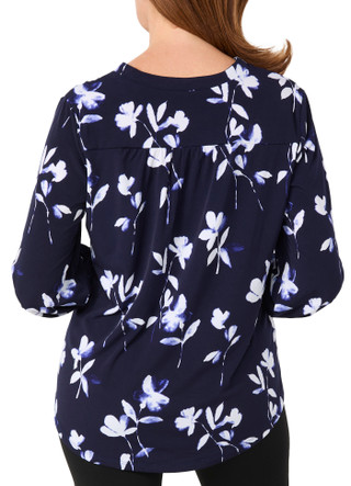 Thumbnail 2: Vince Camuto Women's 3/4 Sleeve Print V-Neck Top 