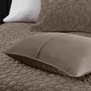 Thumbnail 3: Madison Park Harper Velvet Quilt Set  