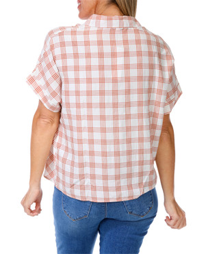 Thumbnail 2: Gilli Women's Plaid Print Twist Front Top 