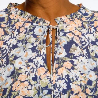 Thumbnail 3: Cece Plus Long Sleeve Keyhole Neck Top 