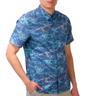 Thumbnail 2: Salt Life Men's Short Sleeve Button Down Performance Shirt 