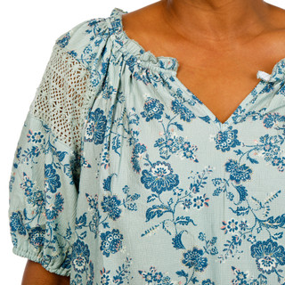 Thumbnail 3: Chenault Women's Plus Crochet Trim Puffy Sleeve Top 