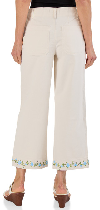 Thumbnail 2: Bagatelle Women's 4 Pocket Floral Print Hem Pants 