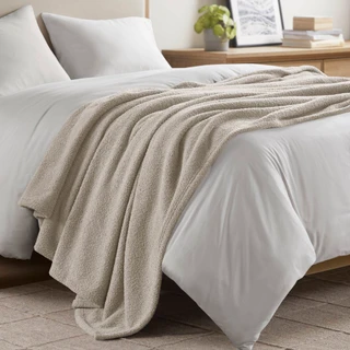 Thumbnail 1: Madison Park Madison Park Dream Soft Blanket  