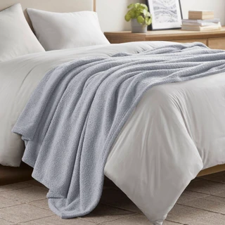 Thumbnail 1: Madison Park Madison Park Dream Soft Blanket  