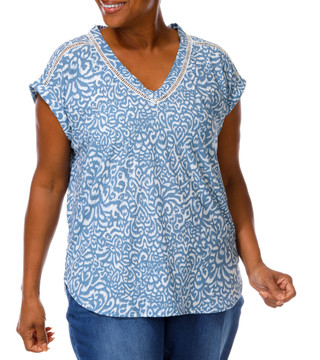 Thumbnail 1: Joie De Vivre Women's Plus Crochet Trim V-Neck Print Top 