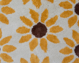 Thumbnail 2: Martha Stewart 20x32 In Sunflower Bath Rug 