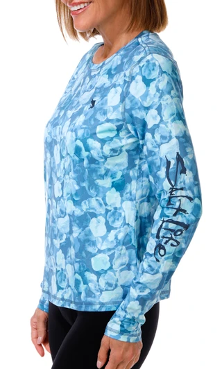 Thumbnail 3: Salt Life Women's Outdoor Hibiscus UV 50 Long Sleeve Top 