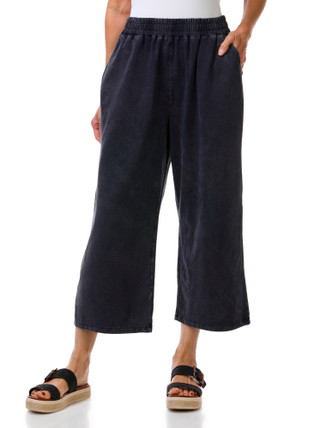 Thumbnail 1: Brisas Women's Active Mineral Wash Capris 