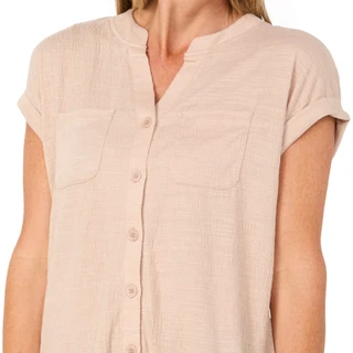 Thumbnail 2: Cable & Gauge Women's Short Sleeve Crinkle Camp Shirt 