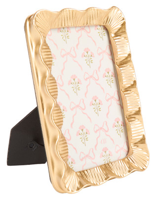 Thumbnail 1: ENCHANTE 4x6 Scalloped Photo Frame 