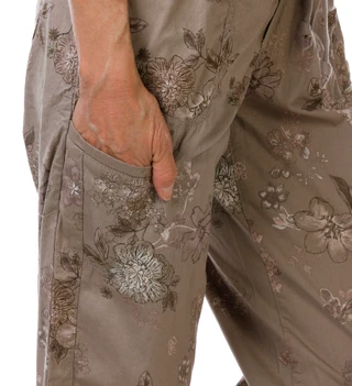 Thumbnail 2: Democracy Women's Drawstring Waist Pull On Floral Print Capris  