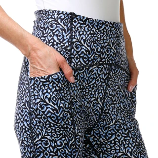 Thumbnail 2: Brisas Women's Highrise Performance Floating Pocket Capri Leggings 
