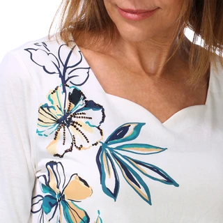 Thumbnail 2: Coral Bay Women's 3/4 Sleeve Scalloped V-Neck Top  